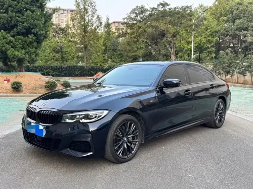 BMW 3-Series, 2022