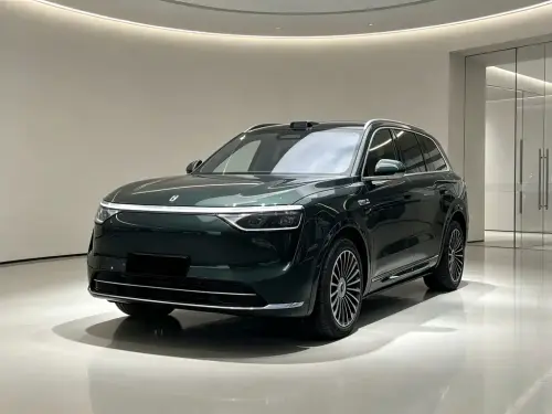 AITO M8, 2025