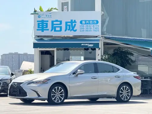Lexus ES, 2021