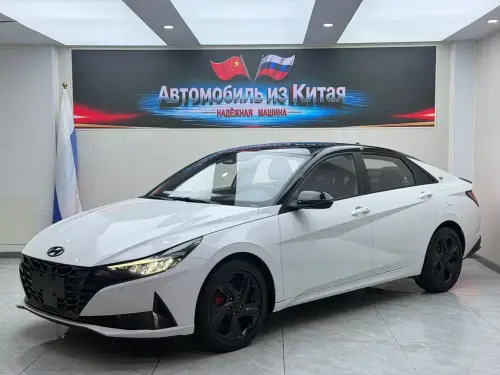 Hyundai Elantra, 2022