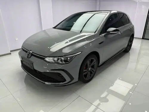 Volkswagen Golf, 2024