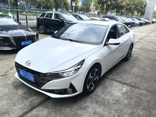 Hyundai Elantra, 2022