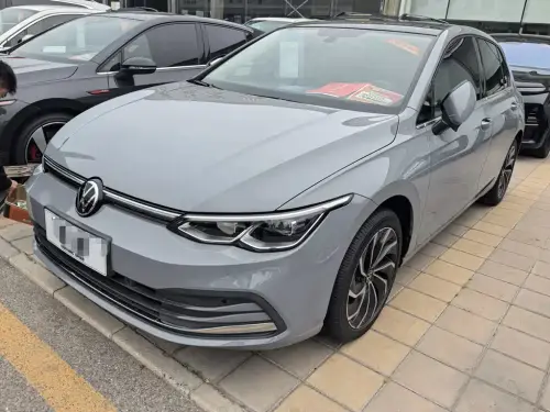 Volkswagen Golf, 2022