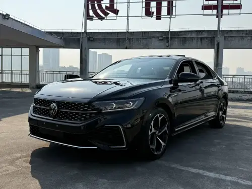 Volkswagen Passat, 2023