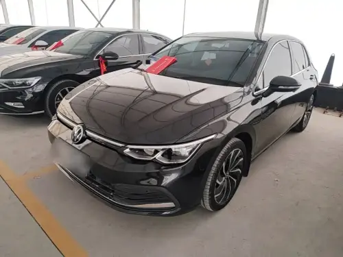 Volkswagen Golf, 2022