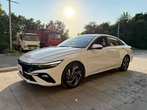 Hyundai Elantra, 2024