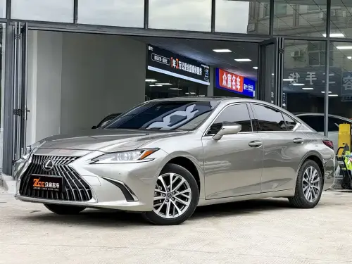 Lexus ES, 2023