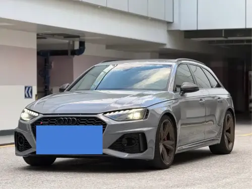 Audi RS4, 2024