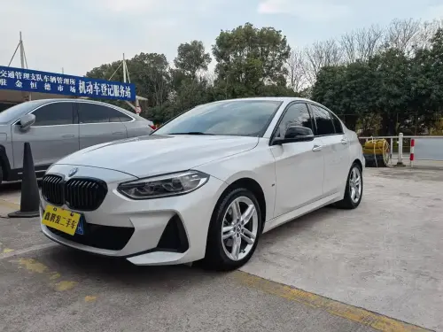 BMW 1-Series, 2022
