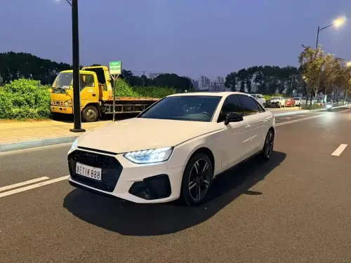 Audi A4, 2022