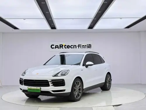 Porsche Cayenne, 2023