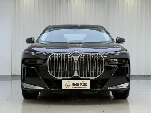 BMW 7-Series, 2026