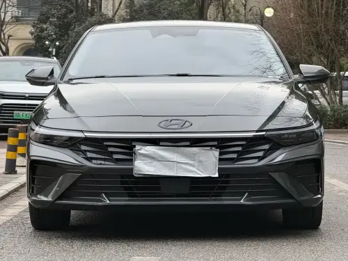 Hyundai Elantra, 2024
