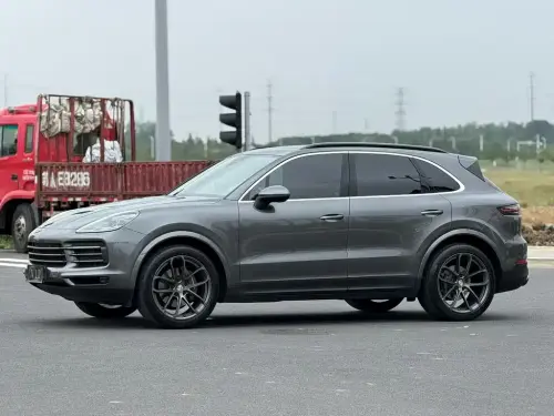 Porsche Cayenne, 2022