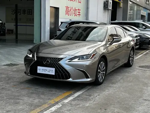 Lexus ES, 2023