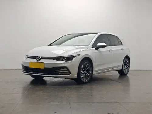 Volkswagen Golf, 2023