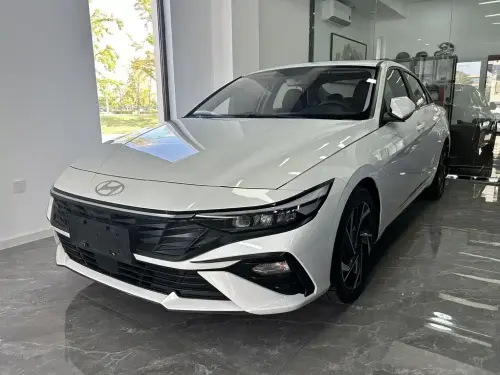 Hyundai Elantra, 2024