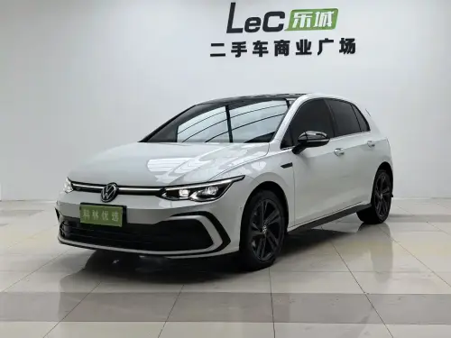 Volkswagen Golf, 2023