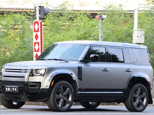 Land Rover Defender, 2023