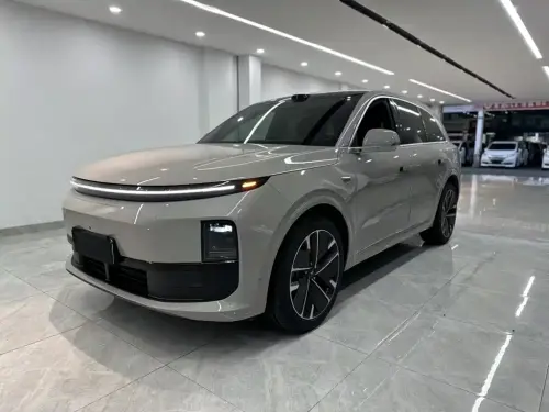 Li Auto L6, 2025