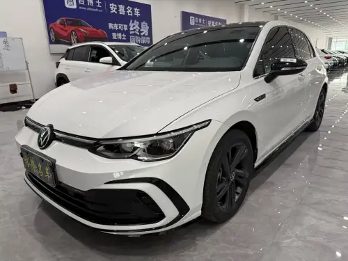 Volkswagen Golf, 2022