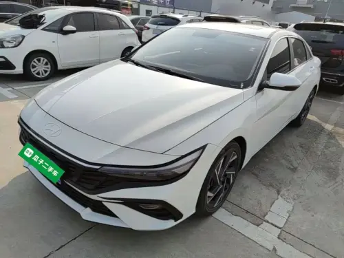 Hyundai Elantra, 2024