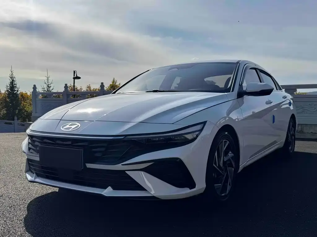 Hyundai Elantra, 2023