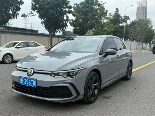 Volkswagen Golf, 2023