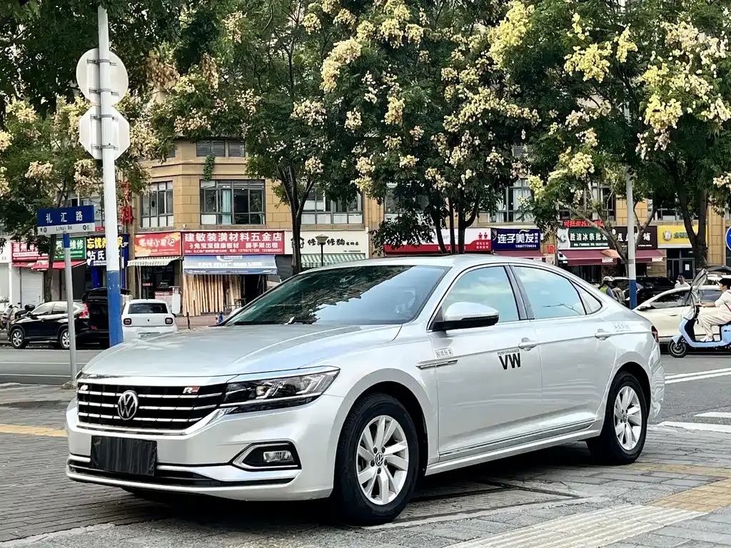 Volkswagen Passat, 2021