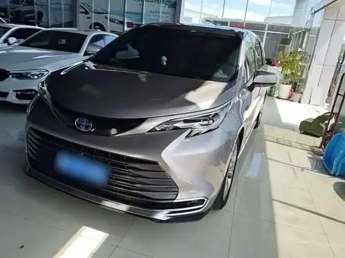 Toyota Sienna, 2023
