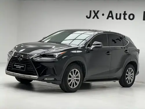 Lexus NX, 2021