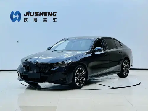 BMW 5-Series, 2026