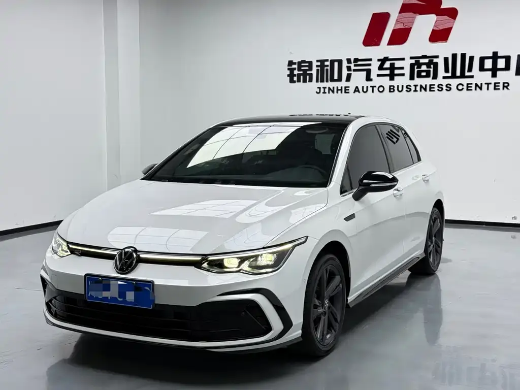 Volkswagen Golf, 2022