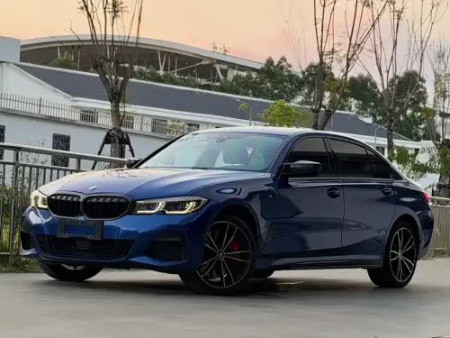 BMW 3-Series, 2022