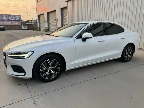 Volvo S60, 2022