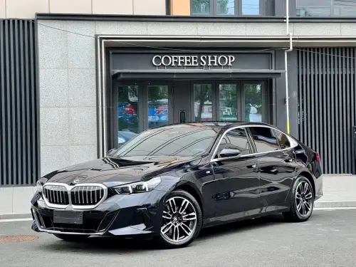 BMW 5-Series, 2025