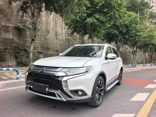 Mitsubishi Outlander, 2021