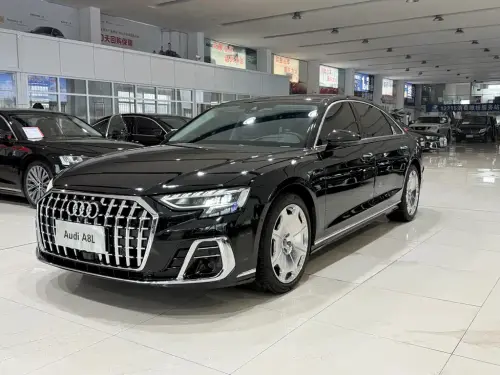 Audi A8, 2022