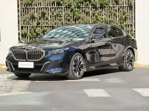 BMW 5-Series, 2024