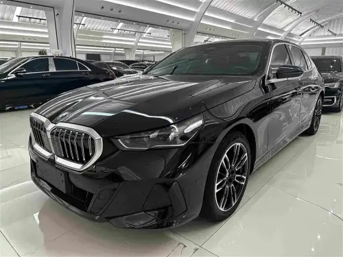 BMW 5-Series, 2026