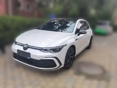 Volkswagen Golf, 2024