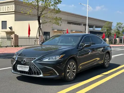 Lexus ES, 2024