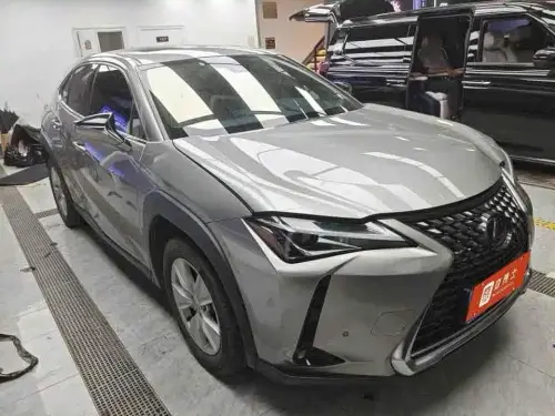 Lexus UX, 2020
