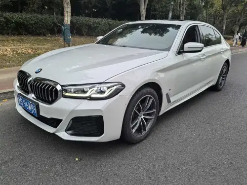 BMW 5-Series, 2022
