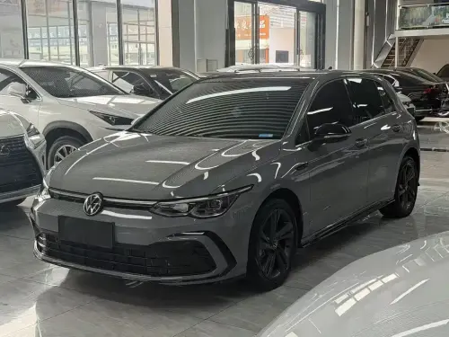 Volkswagen Golf, 2023