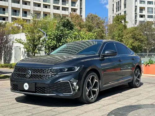 Volkswagen Passat, 2023