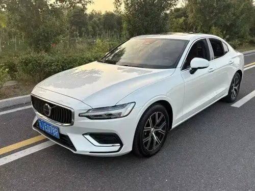 Volvo S60, 2025
