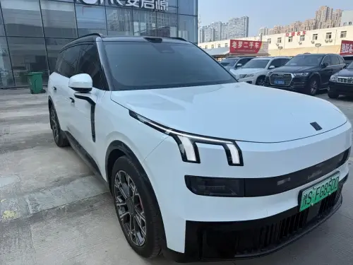 Lynk & Co 900, 2025