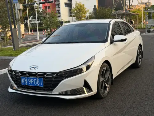 Hyundai Elantra, 2023