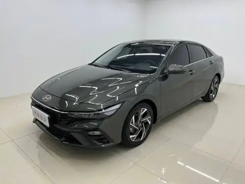 Hyundai Elantra, 2023